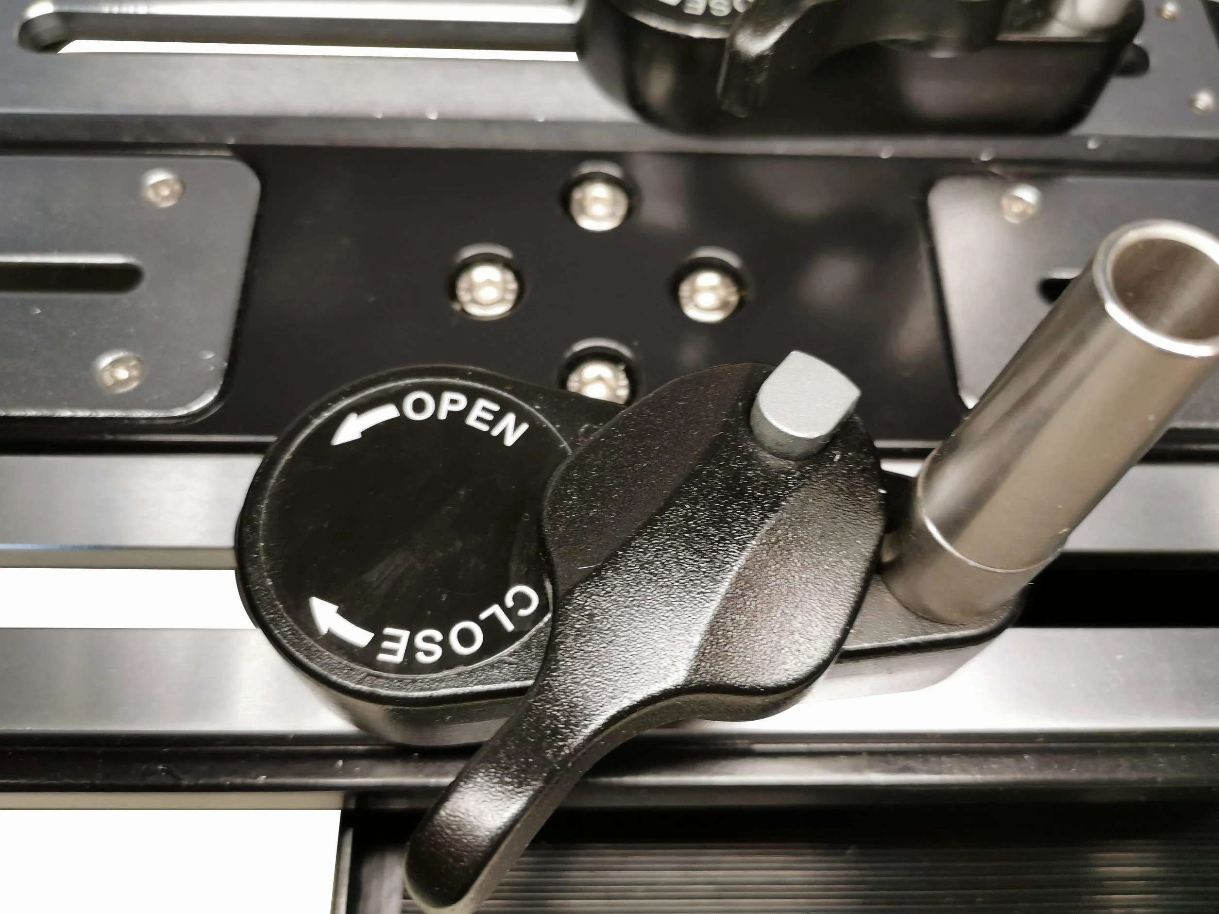 Racketclub Flash-1 Comoda incordatrice Elettronica con Sistema di tensionamento Tondo per Racchette da Tennis