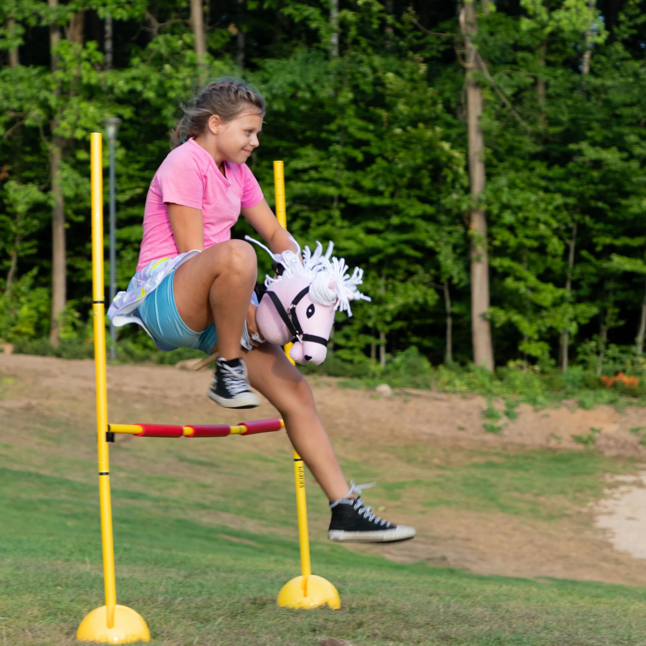 SKIPPI Ostacolo per Hobby Horse 135 cm, Leggero e Portatile con Bastone