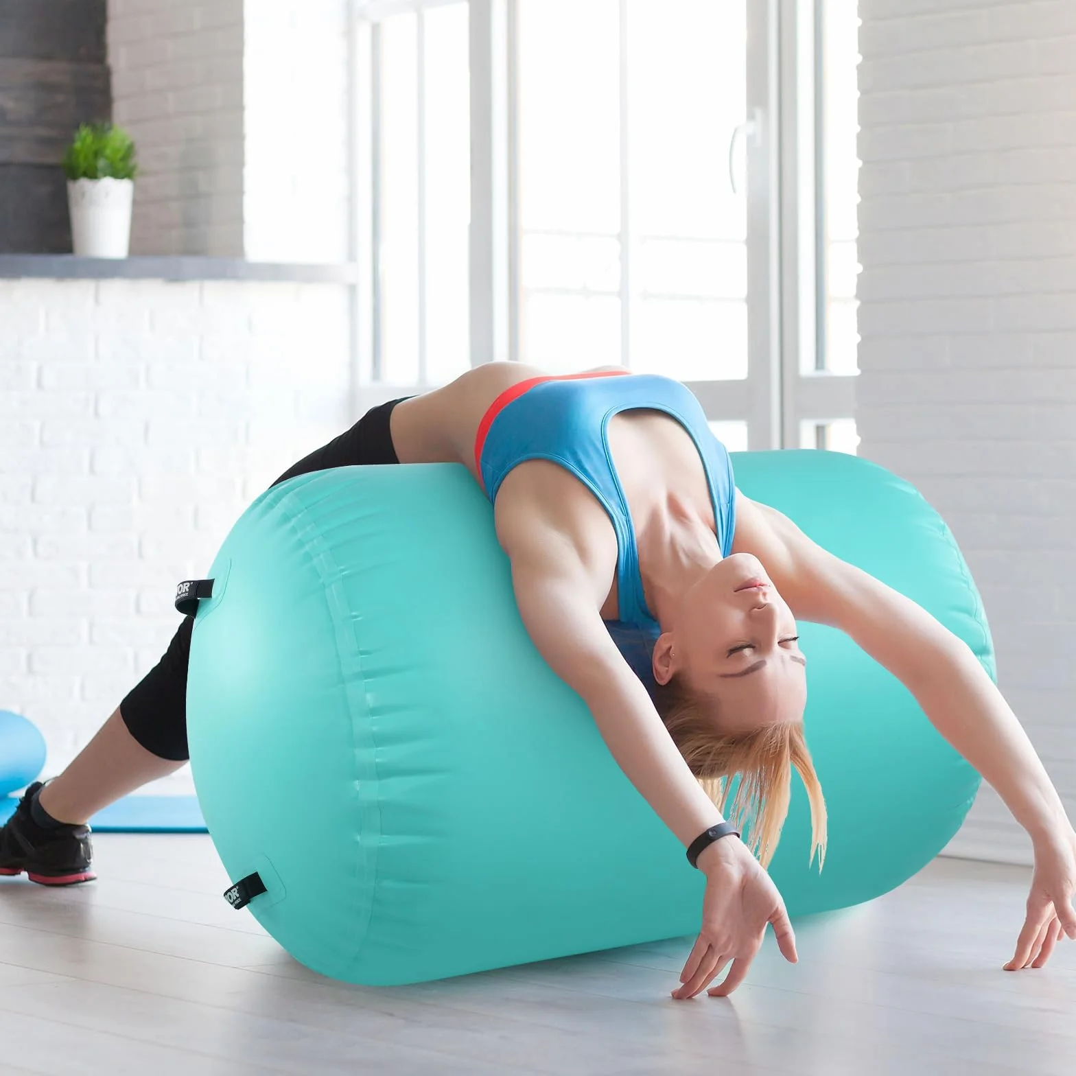 VEVOR Tappetino ad Aria, Rullo ad Aria Gonfiabile Rotondo, Canna d'Aria con Pompa Elettrica, Allenatore di piegamenti All'Indietro per Uso Domestico/Palestra/Yoga/Cheerleader/Parco/Acqua