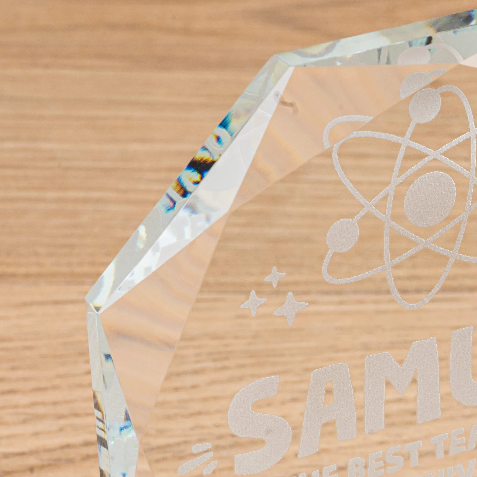 Trofeo Personalizzato in Vetro con Incisione Laser e Astuccio - Ottagonale 10 cm