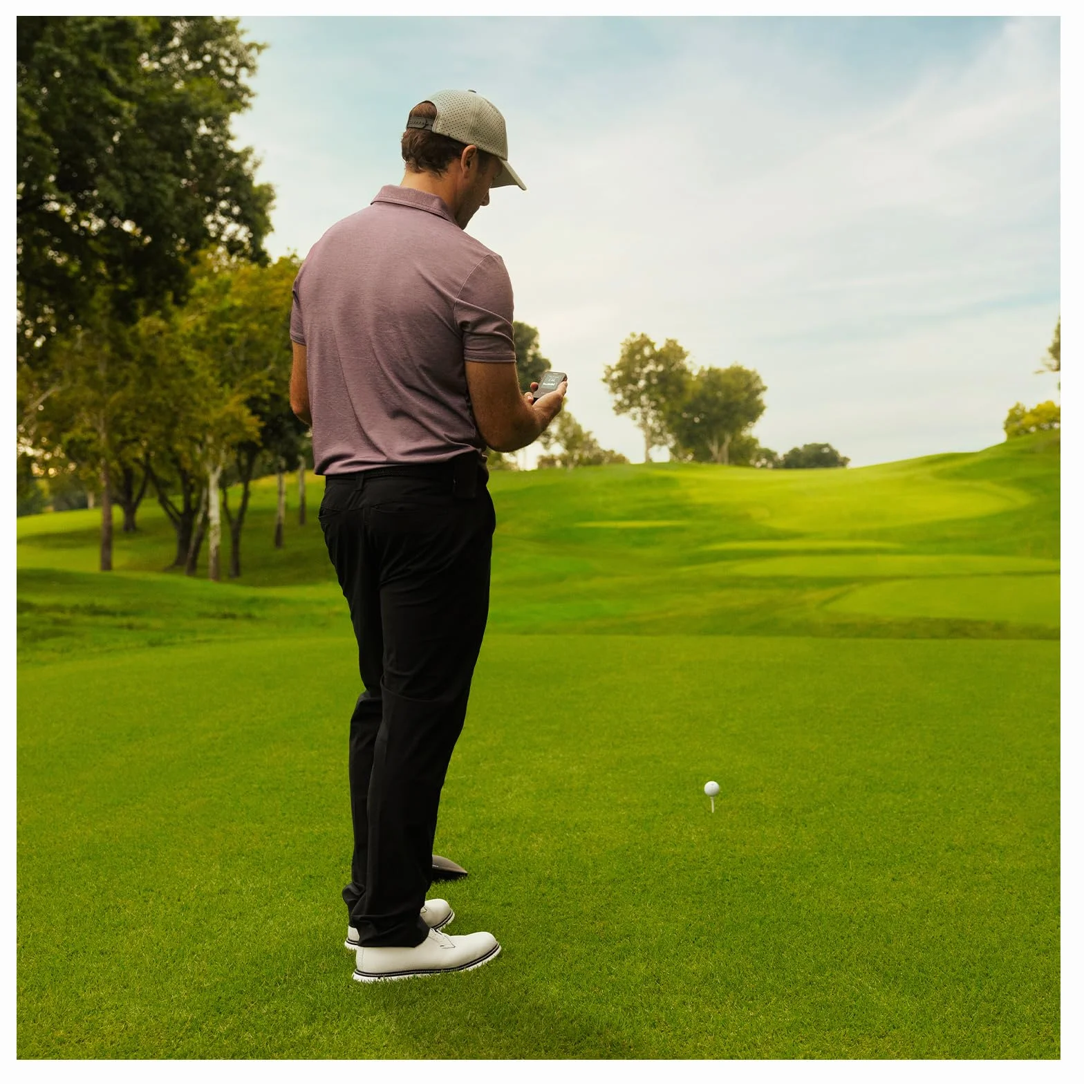 Garmin Approach G20 GPS Golf Portatile, Ricarica Solare, Mappe 43.000 Campi, Display 2,2"