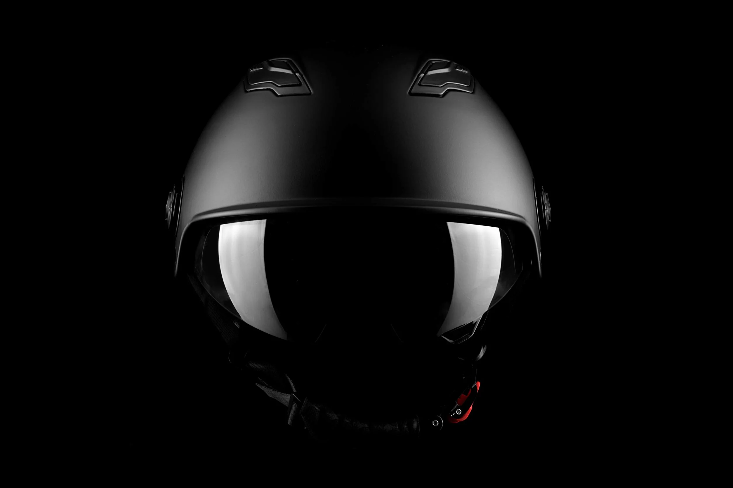WESTT Escape I Casco da skateboard con visiera solare I Casco da skateboard leggero I Casco da BMX e bici I Casco Inliner I Uomo e donna con cinturino regolabile