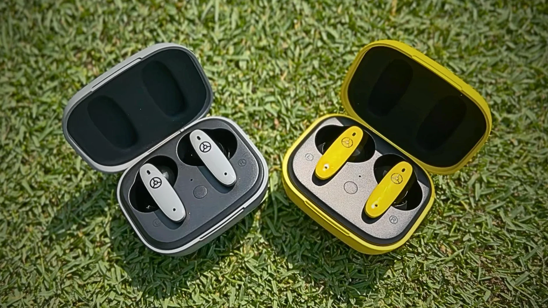 TecTecTec TEAM8 E Auricolari GPS Golf Distanze Fronte Centro Retro Green Ostacoli Misurazione Distanza Colpi Custodia Ricarica Wireless