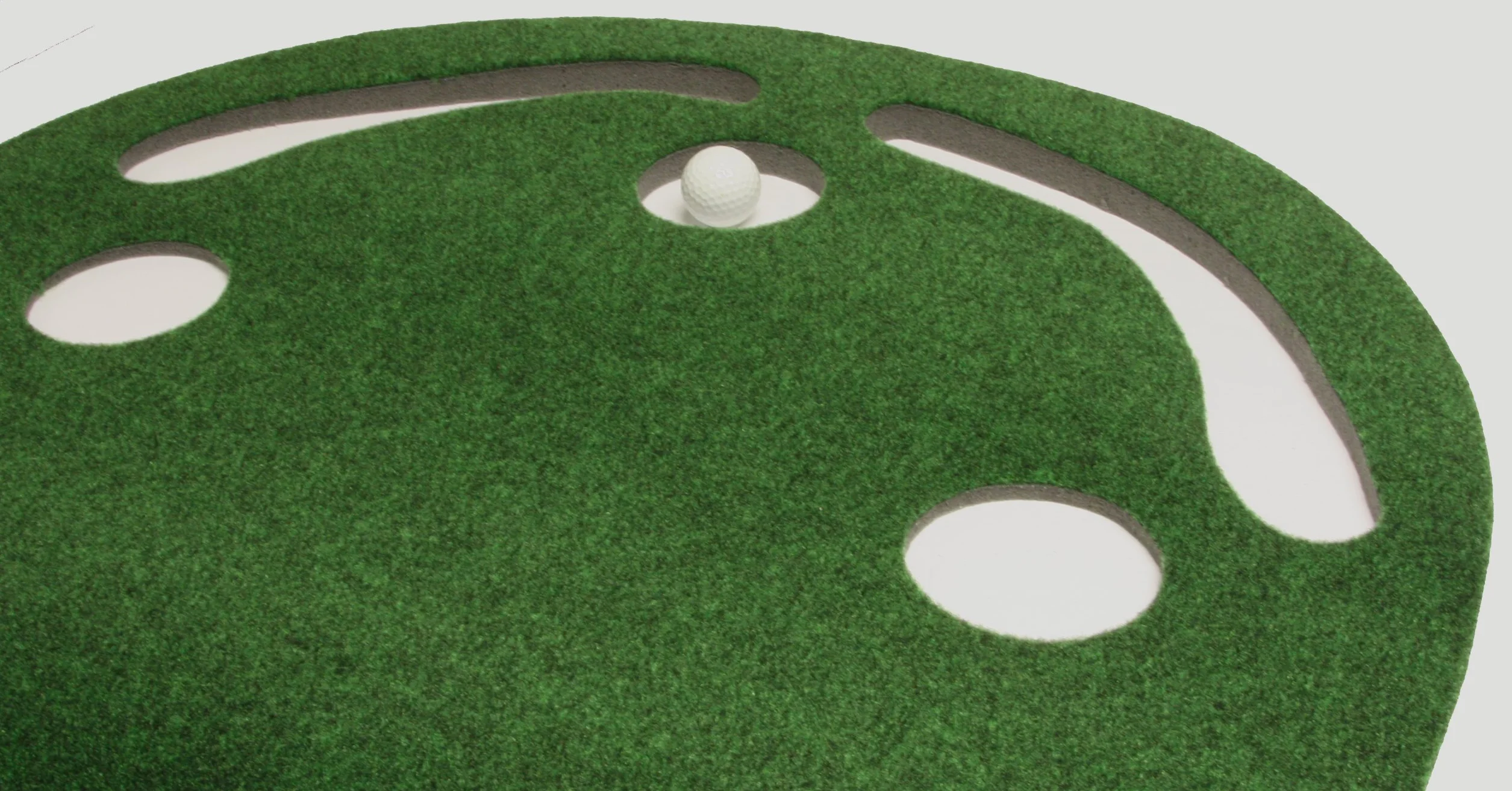 PUTT-A-BOUT Par Three Golf Putting Verde