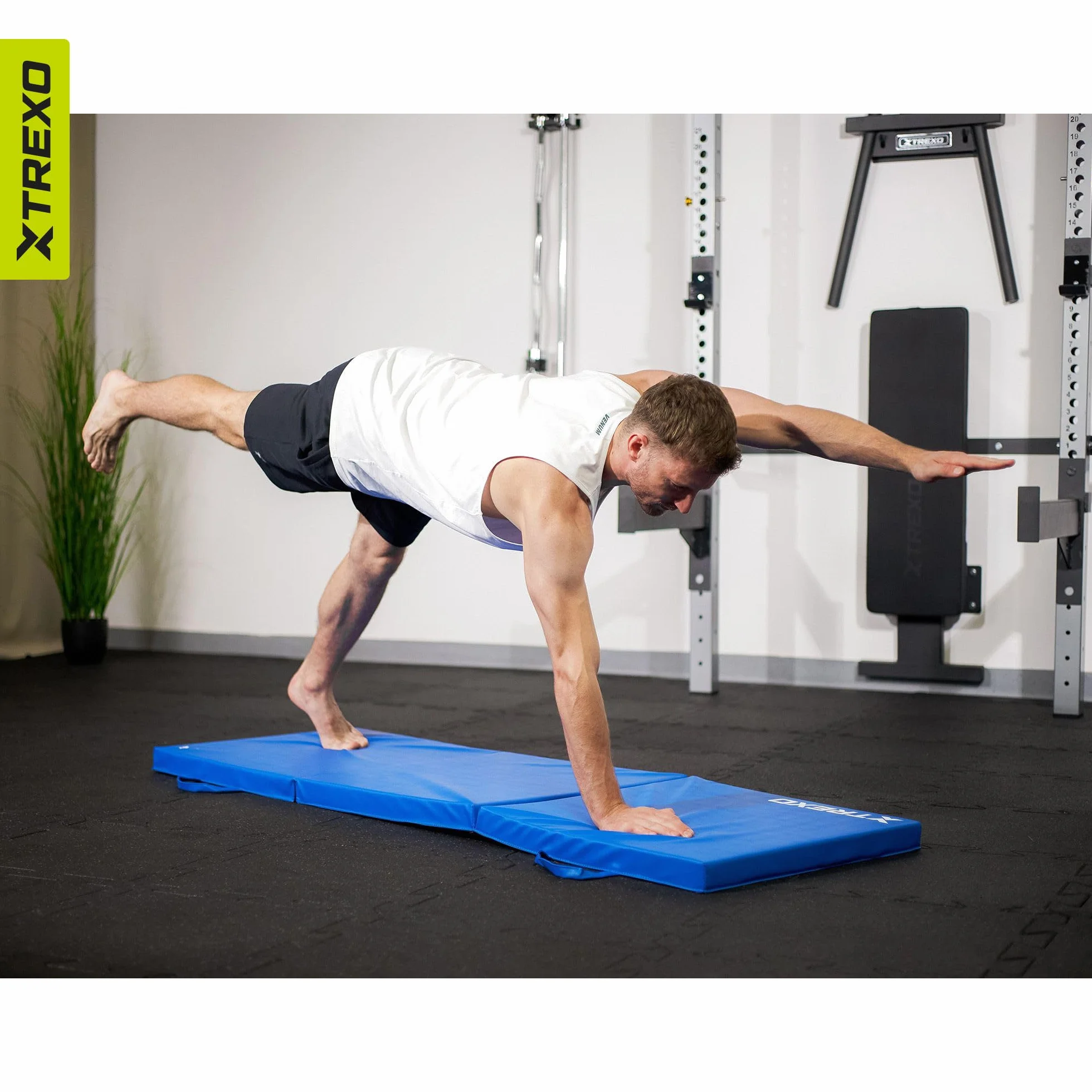 XTREXO Materasso da ginnastica pieghevole, 180 x 60 x 5 cm, 3 pezzi, rivestimento in pelle ecologica resistente all'abrasione, schiuma di polietilene flessibile, maniglia per il trasporto, facile da