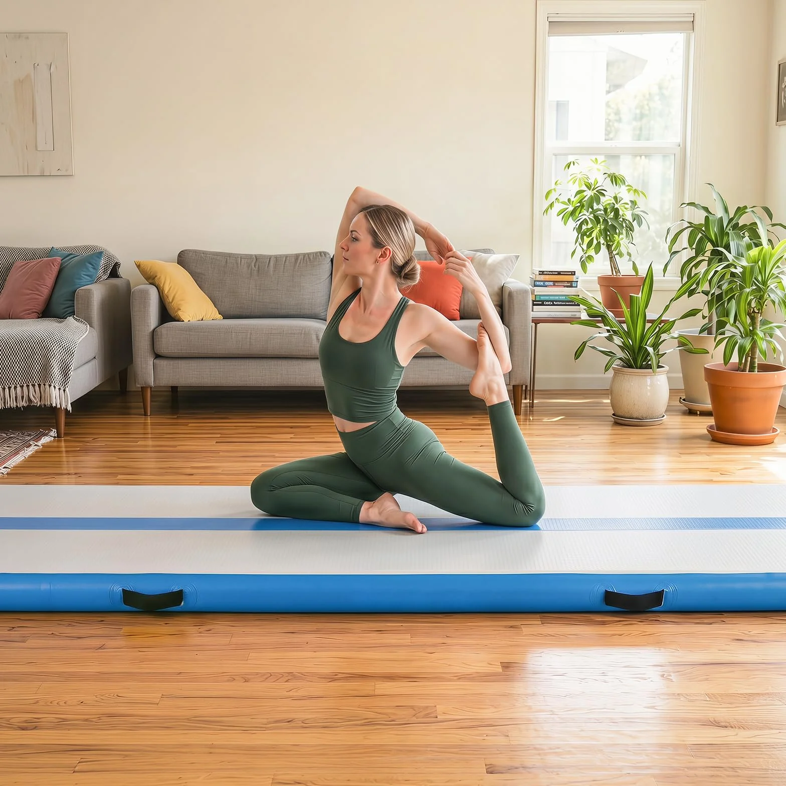 COSTWAY Tappeto Ginnastica Artistica da Casa, Materasso Ginnastica in PVC con Pompa ad Aria e Borsa, Tappetino Gonfiabile per Yoga, Fitness e Allenamento, 297 x 98 x 11 cm