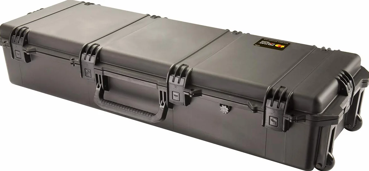 PELI Storm IM3220 Valigia da trasporto lunga per treppiedi o fucili, Impermeabile e a prova di polvere, Capacità di 86L, Prodotto in USA, Senza schiuma, Colore Nero