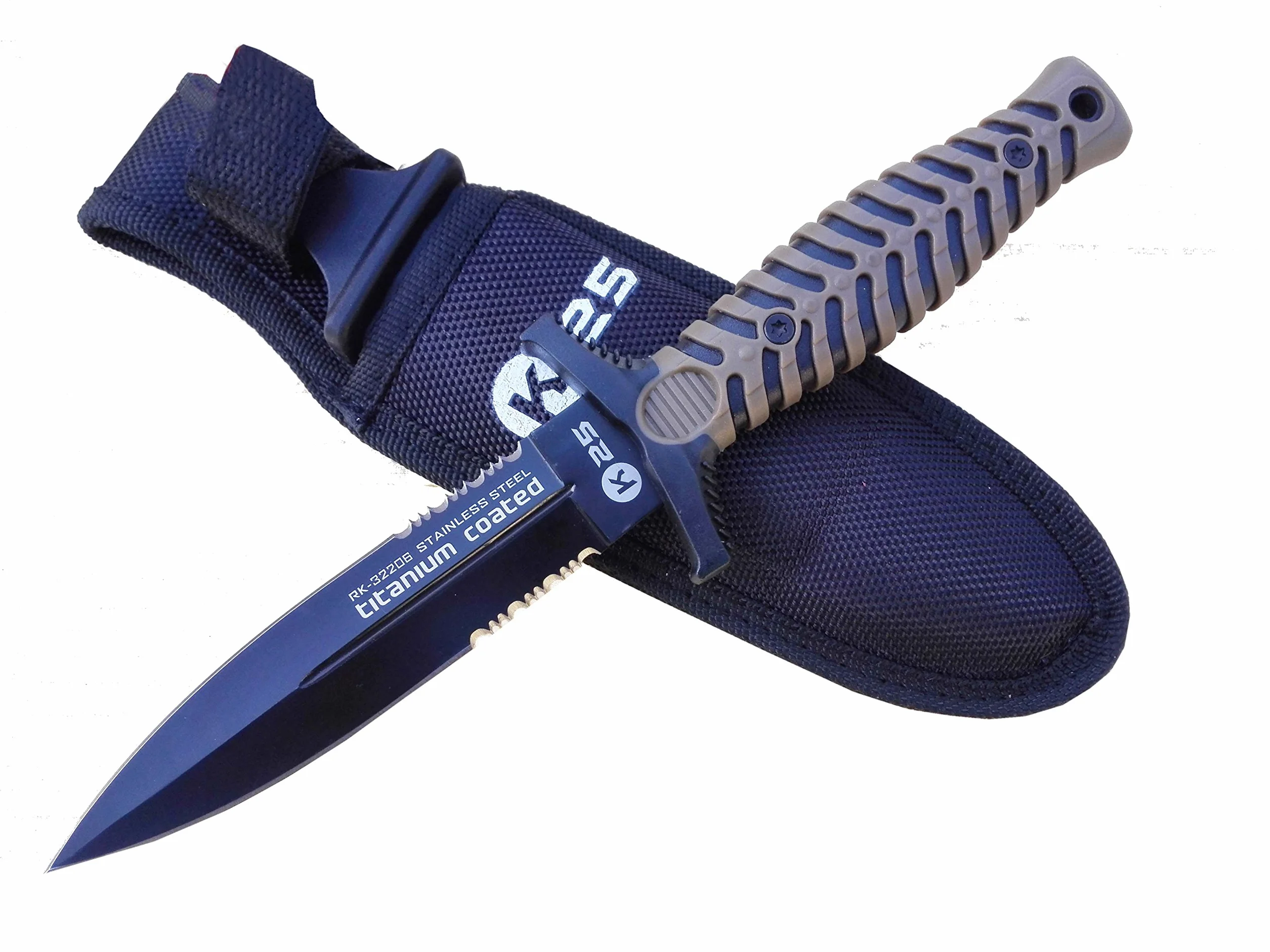 RUI K25 32206. Coltello impugnatura in gomma. Lama in acciaio inox e titanio bagno. Dimensione totale 24 cm. Fodero di nylon. Caccia