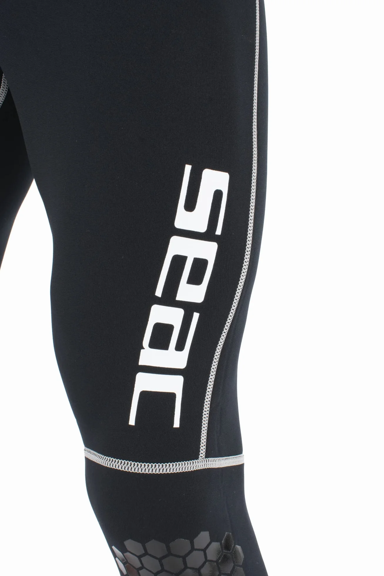 SEAC Carezza Man Muta Lunga Monopezzo Neoprene Bifoderato 2 mm Cerniera Anteriore Protezioni PU Ginocchia Uomo Nero
