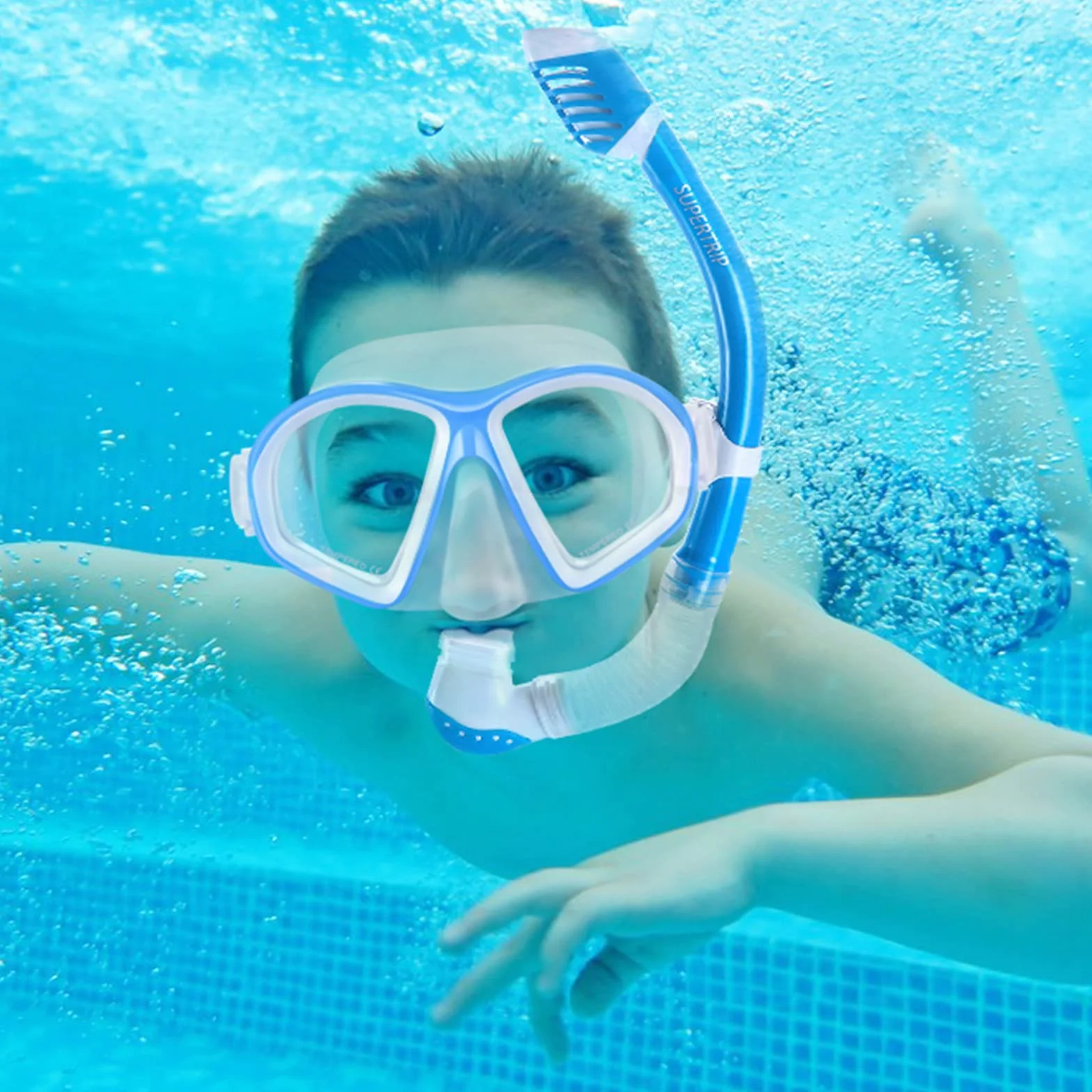 Supertrip Set da snorkeling bambini 3 pezzi pinne regolabili occhiali subacquei vetro temperato boccaglio ad asciugatura premium