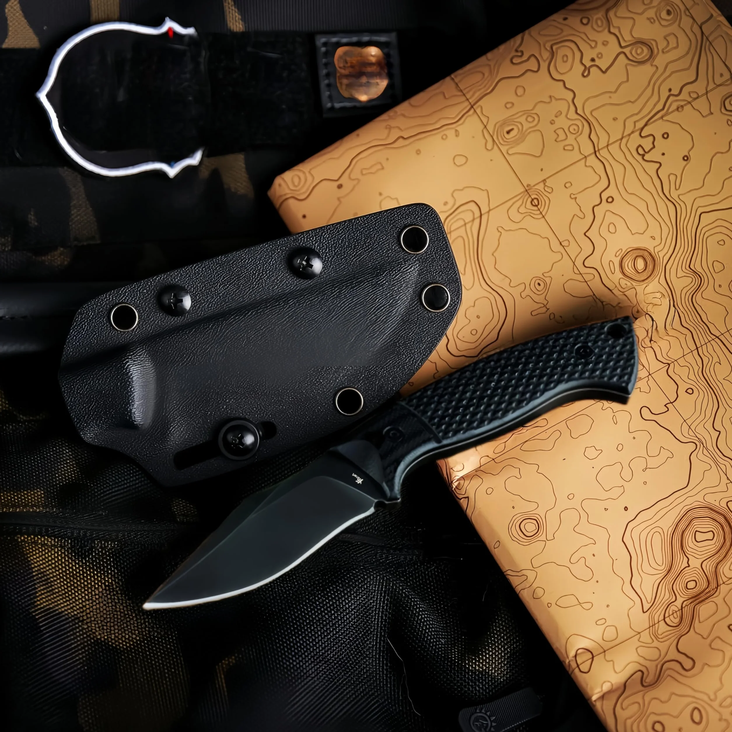 Coltello piccolo con lama fissa: coltello EDC compatto con lama arpione lunga 7,2 cm, manico G-10 testurizzato, ontano continuo, finitura stonewash scuro, fodero stampato a iniezione e Gü