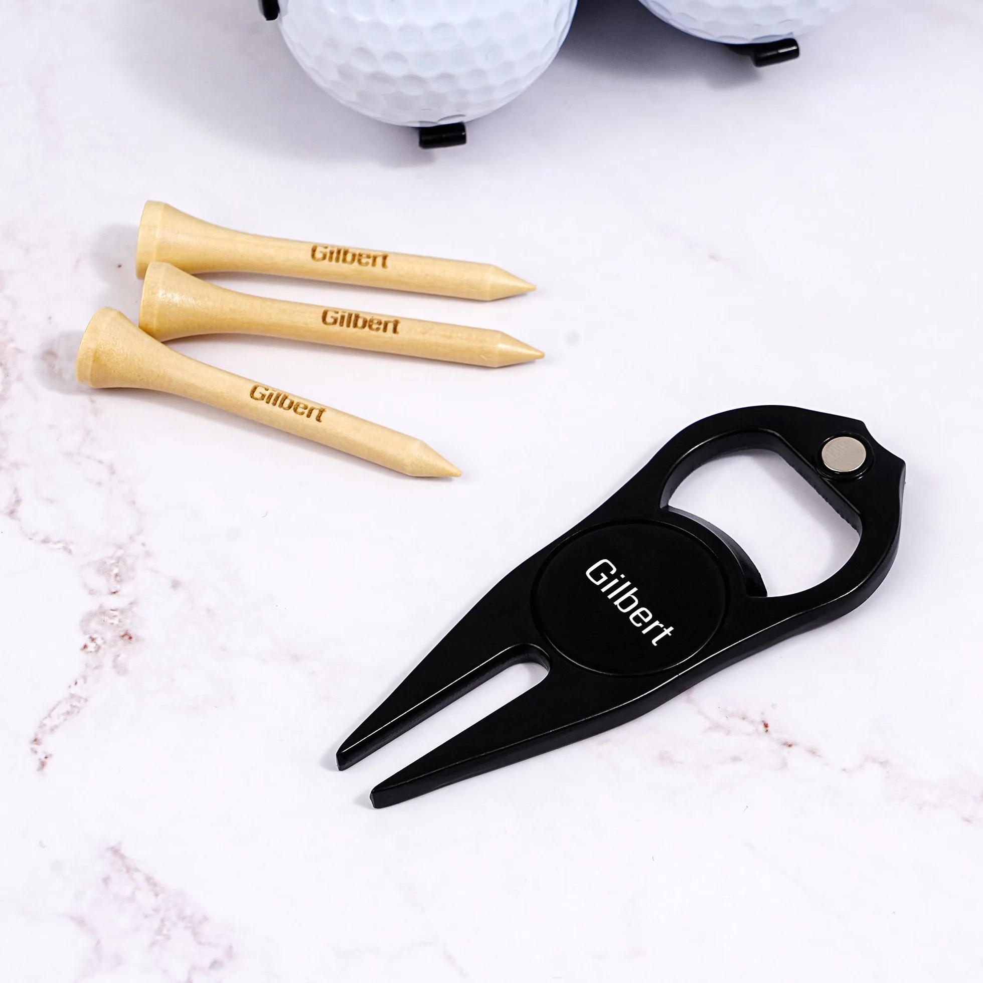 Personalizowany zestaw akcesoriów golfowych, zestaw upominkowy z grawerowanymi tee i markerami do piłek