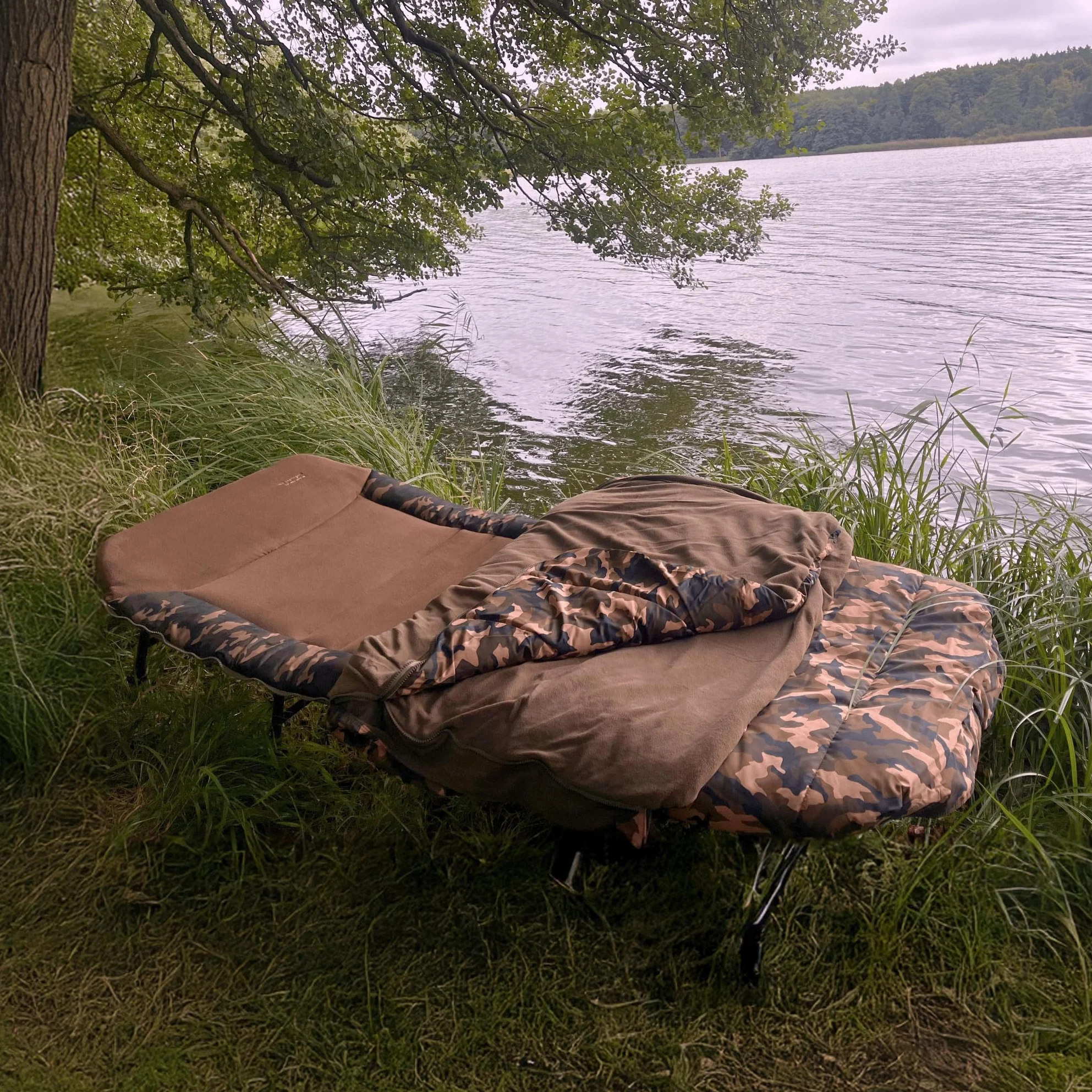 Carp Madness Lettino/sedia a sdraio con 8 gambe, in alluminio, per pesca alla carpa