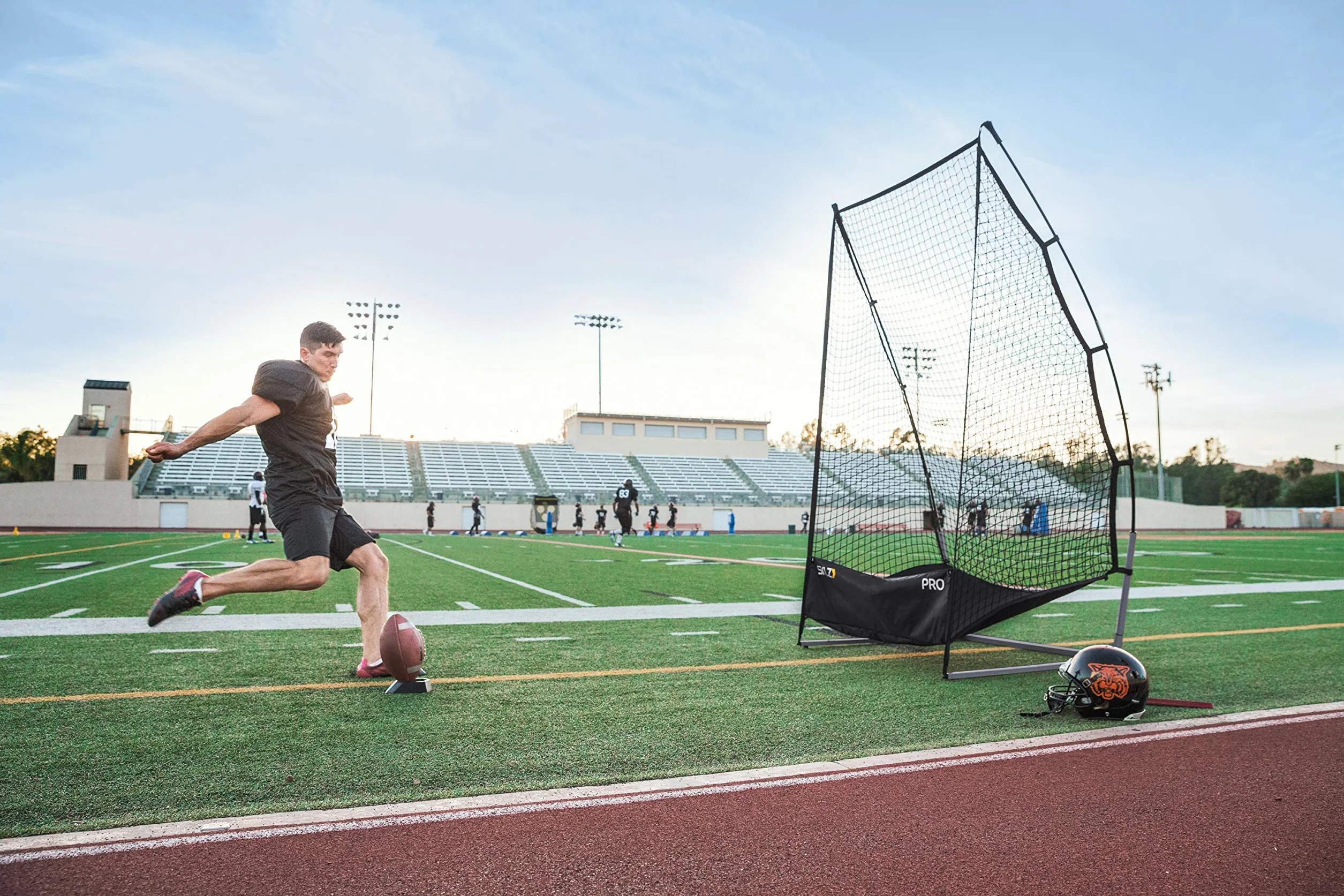 SKLZ Maglietta da Calcio Universale 4 in 1, Nero
