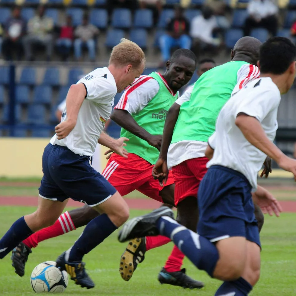 Pettorine Calcio 10 Pezzi per Adulto e Bambini Maglie Colorate