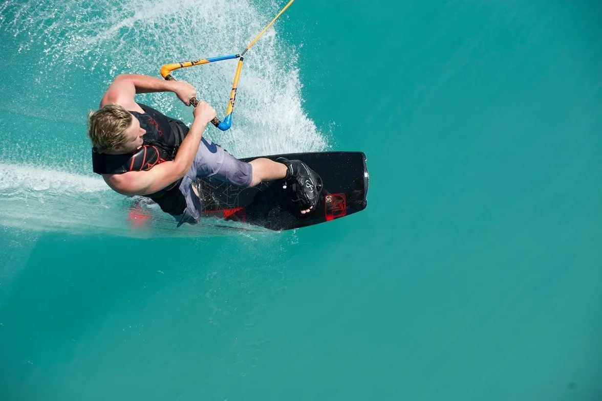 Brunelli Wakeboard Package 138 cm Wakeboard Bindings