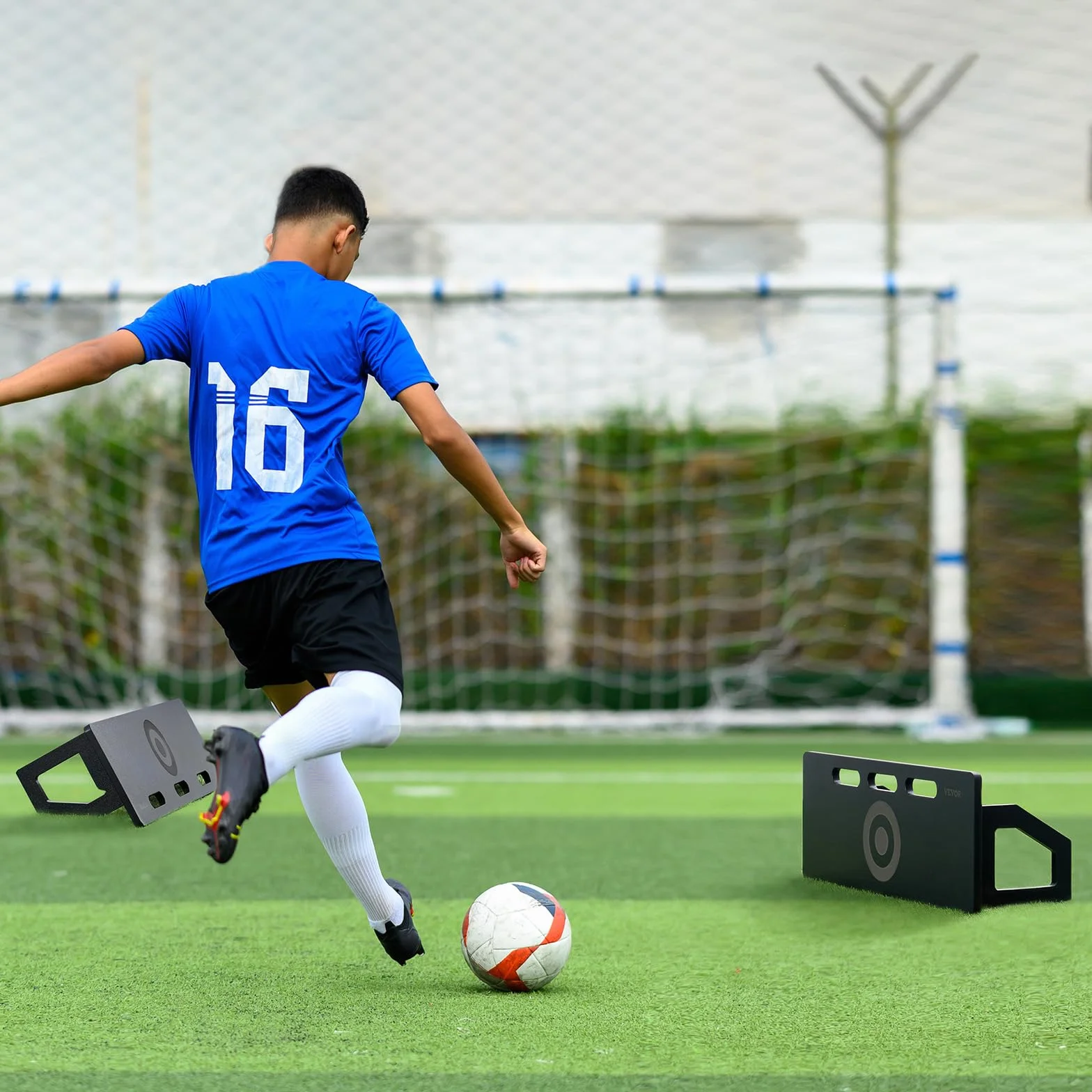 VEVOR Tavola da rimbalzo da calcio portatile da parete con 2 angoli, pieghevole in HDPE, attrezzatura per allenamento per bambini e adulti