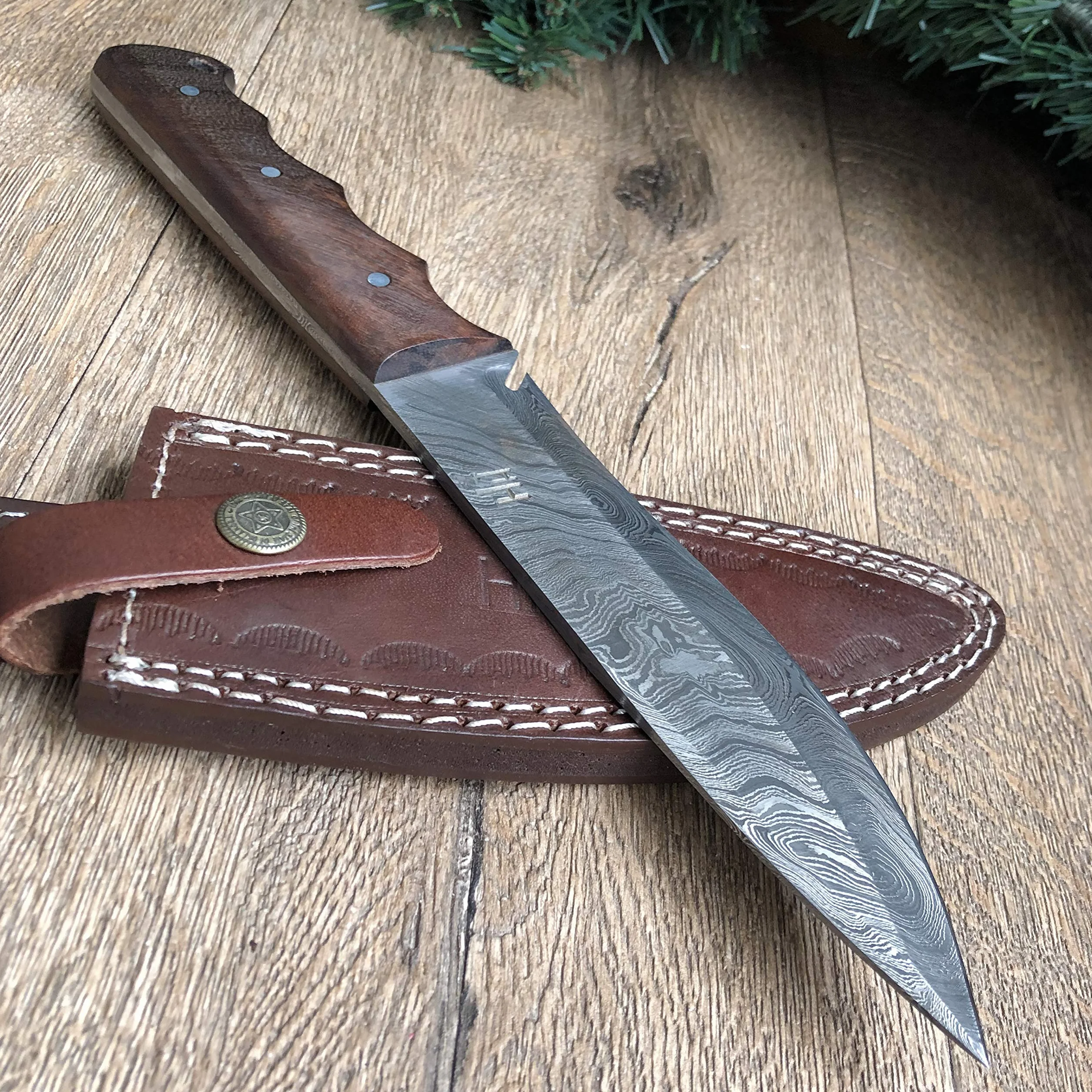 Hobby Hut HH-401, 11,5 Pollici Bushcraft Coltello in Acciaio Damasco | Coltello da Caccia, Manico in Legno di Noce | Fodero in Pelle | Lama affilata del Rasoio all'aperto