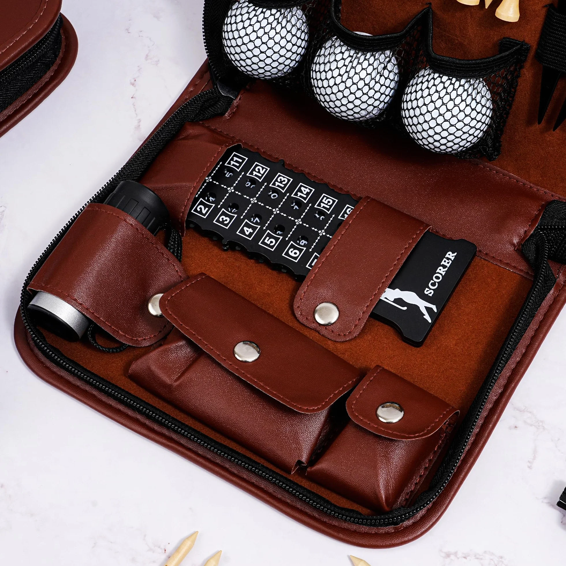 Personalizowany zestaw akcesoriów golfowych, zestaw upominkowy z grawerowanymi tee i markerami do piłek