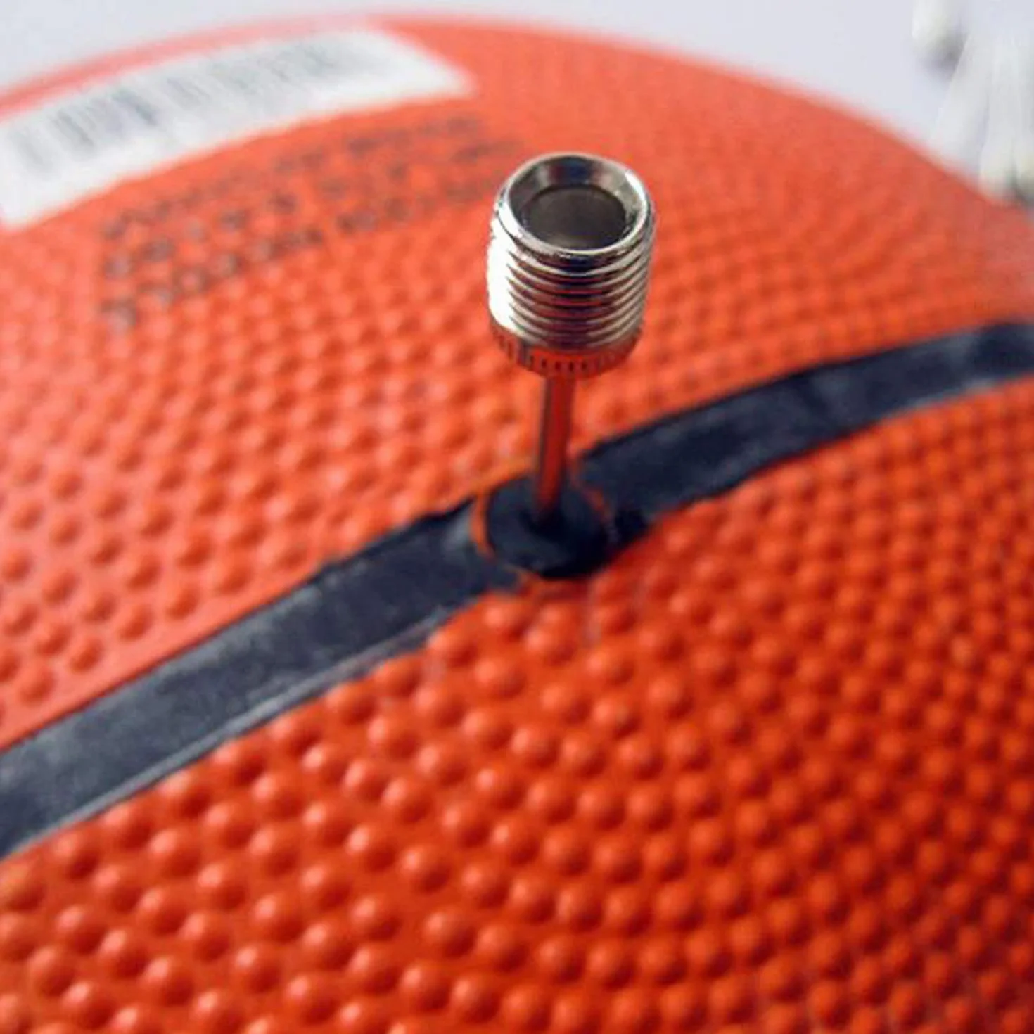 Adattatore ad ago per pompa da basket e pallone da calcio