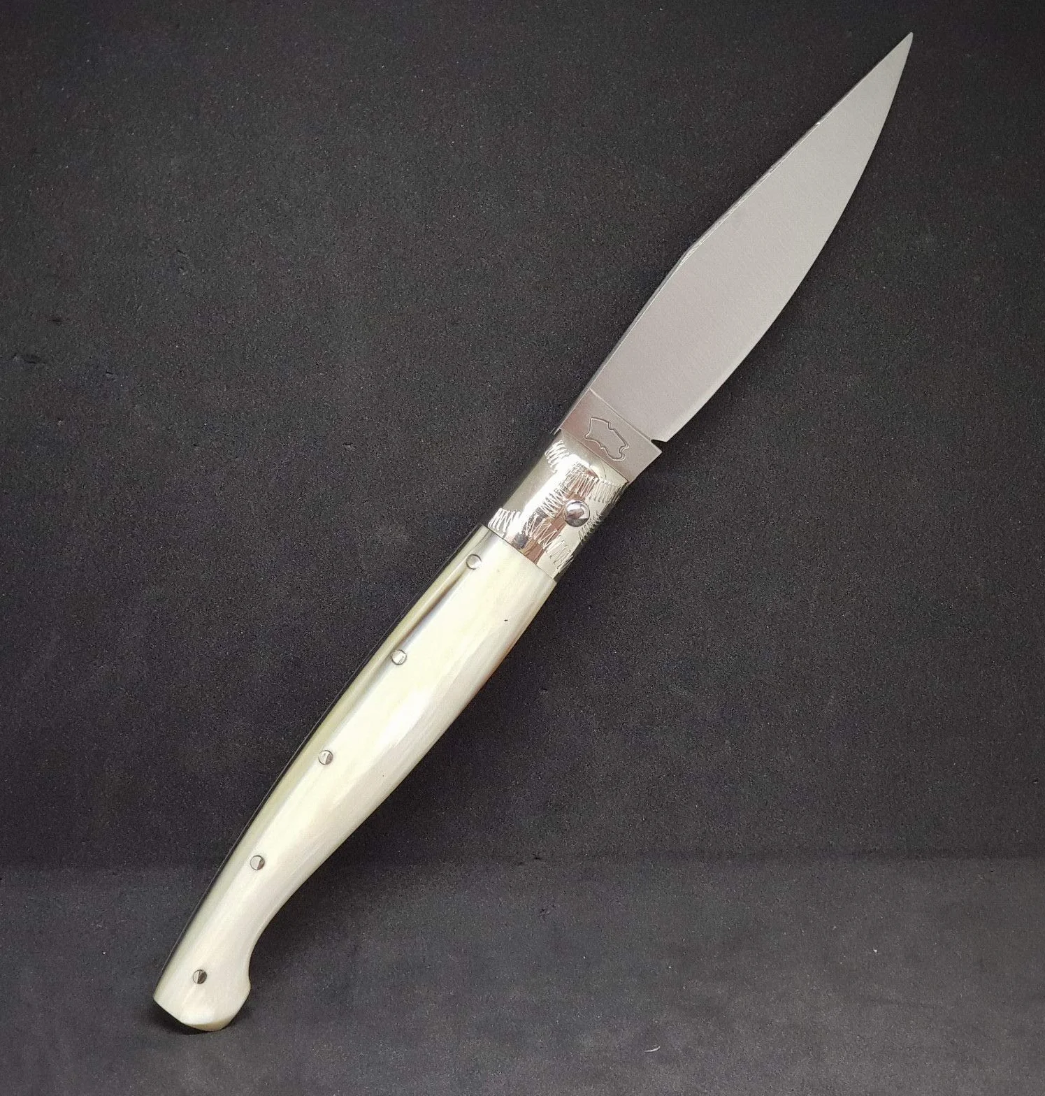 COLTELLO SARDO PATTADA ARTIGIANALE MANICO in CORNO COLLEZIONE TASCABILE da caccia ART 47 MANICO 13