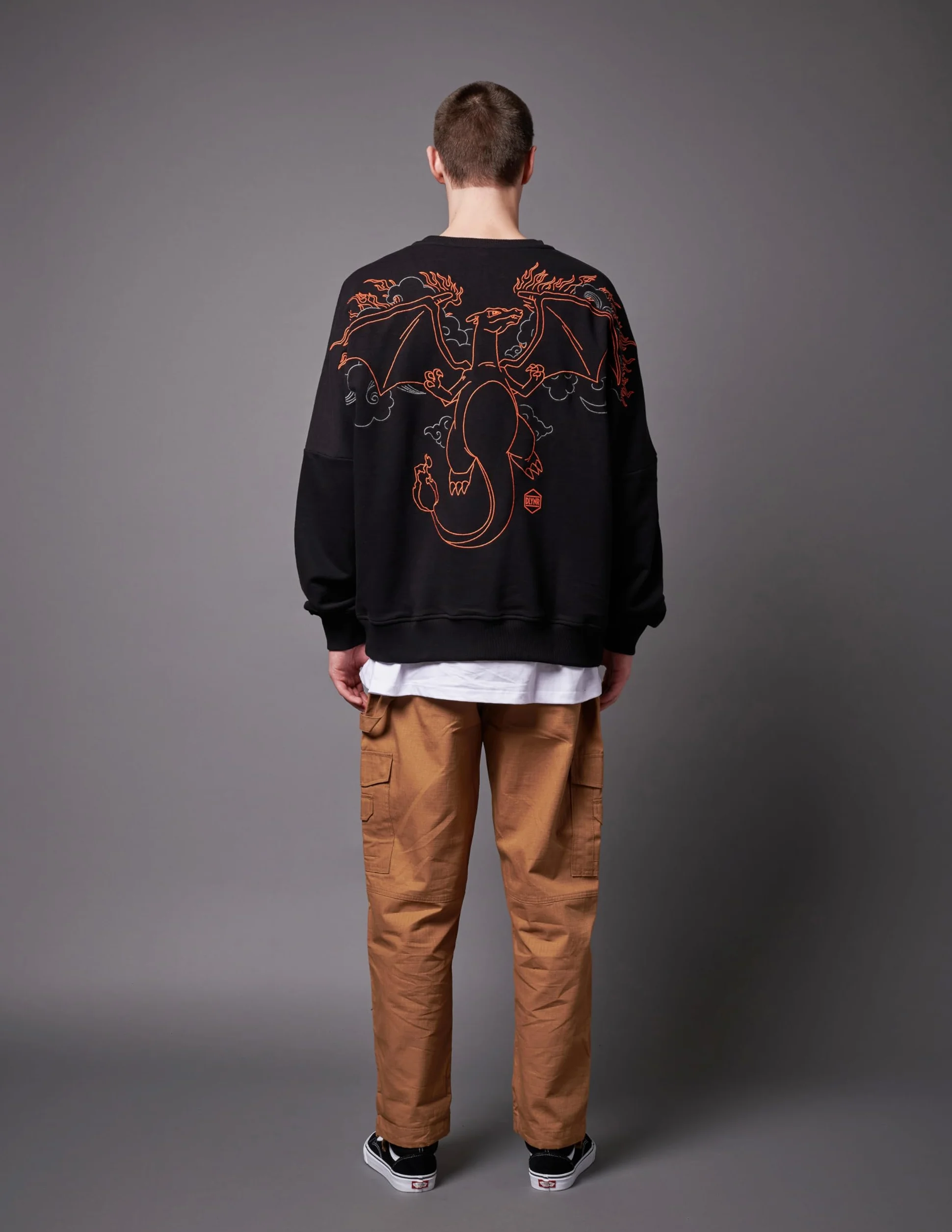 Pokémon Felpa Charizard Hoodie Ricamata Cotone Misto Nero Collezione Ufficiale