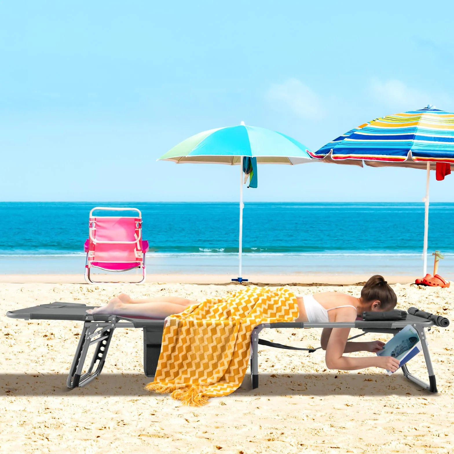 COSTWAY Lettino Prendisole Pieghevole Portatile, Lettino da Spiaggia con Fori per Viso e Braccia, Cuscino Poggiatesta e Tasca, Schienale Regolabile, per Mare e Piscina, Portata 180 kg (Grigio Scuro)