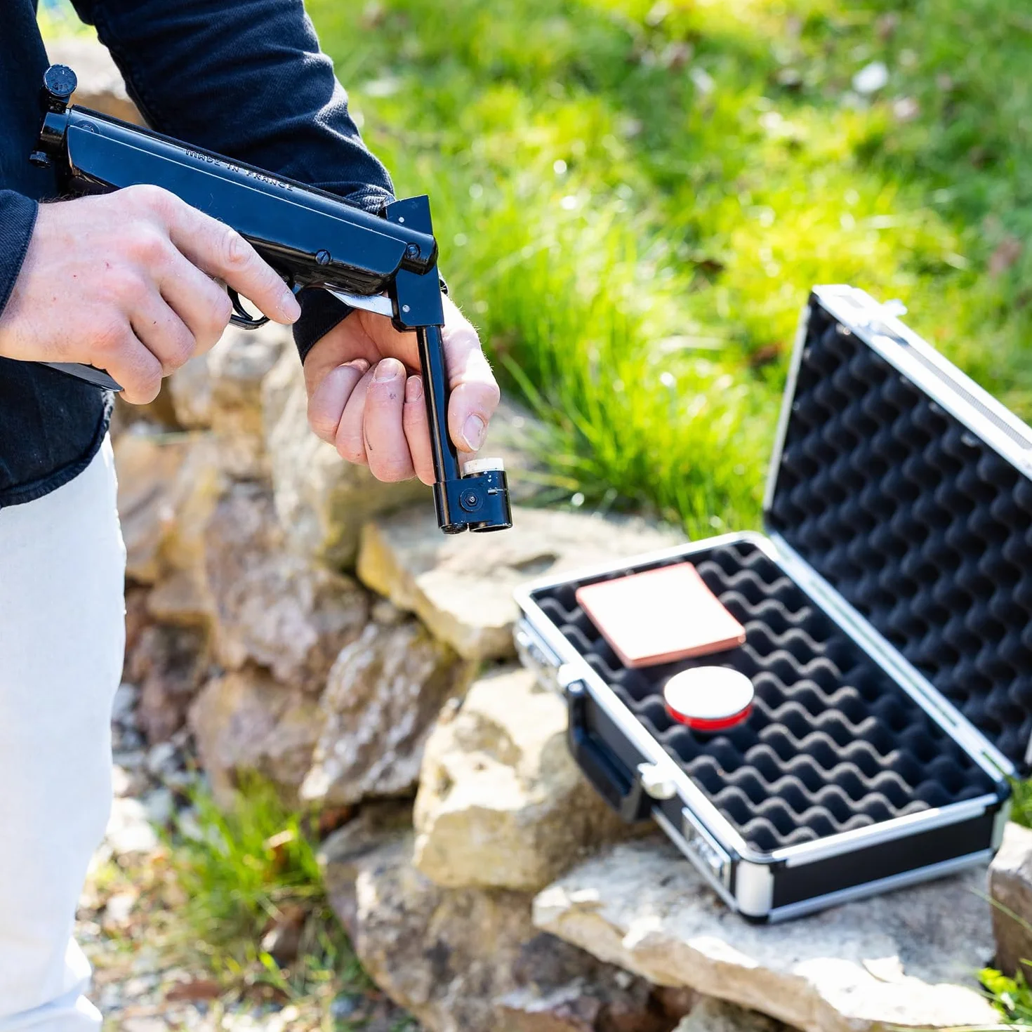 HMF 14433-02 Valise en aluminium pour armes à feu avec serrure à combinaison | 62 x 26 x 12 cm | Noir