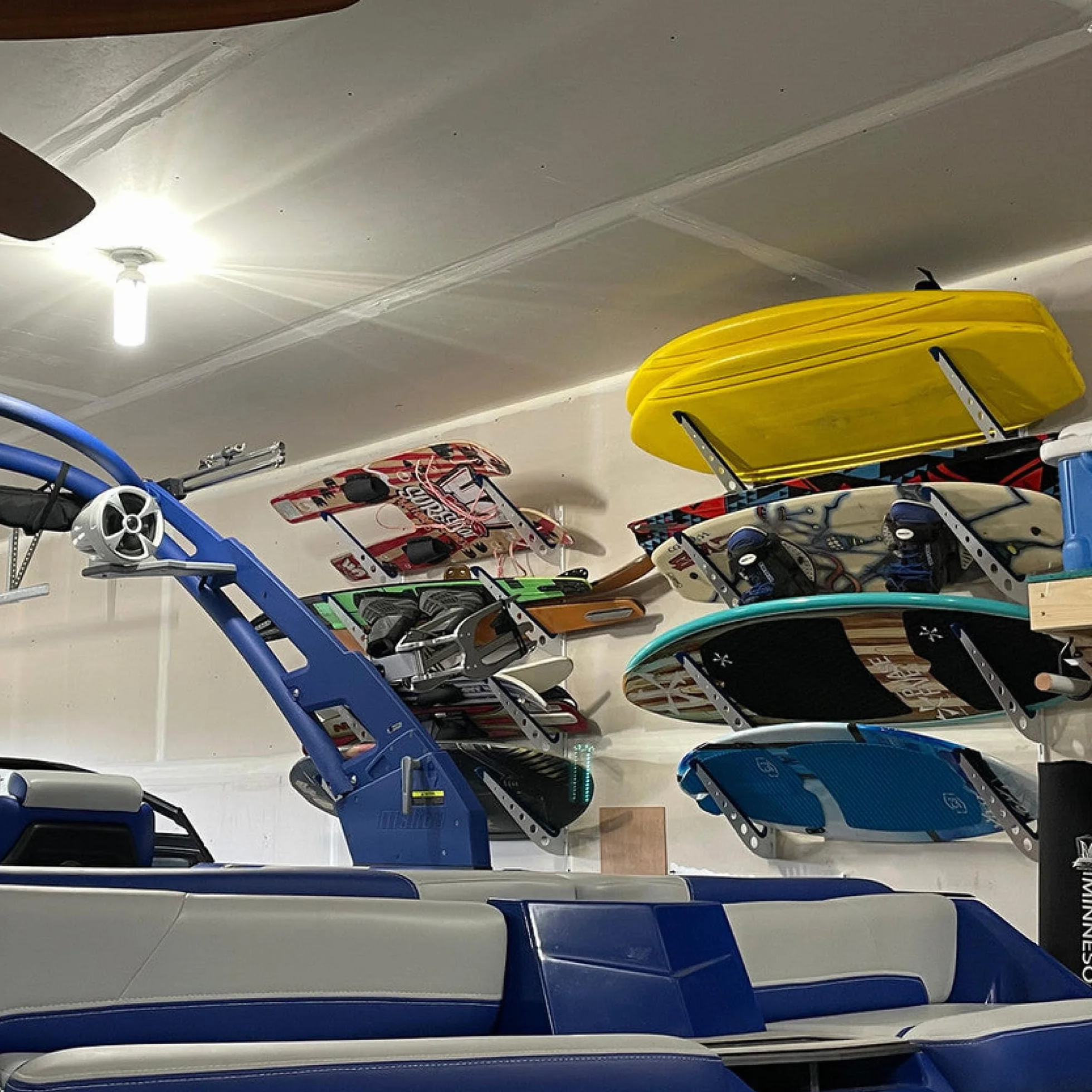 Regolabile Scaffale da Parete per Wakeboard StoreYourBoard - Supporto per 4 Tavole