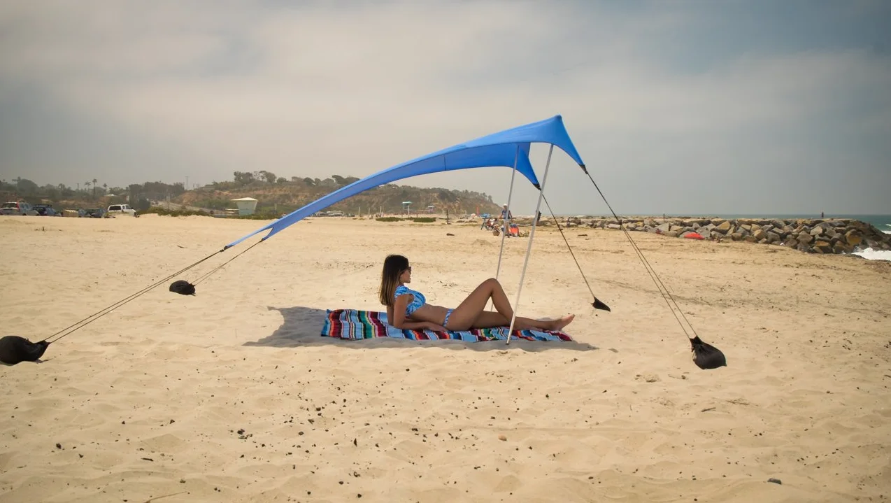 Tenda da spiaggia Neso Tents con ancoraggio a sabbia, parasole portatile - 2.1m x 2.1m - Angoli rinforzati brevettati (Blu Pervinca)