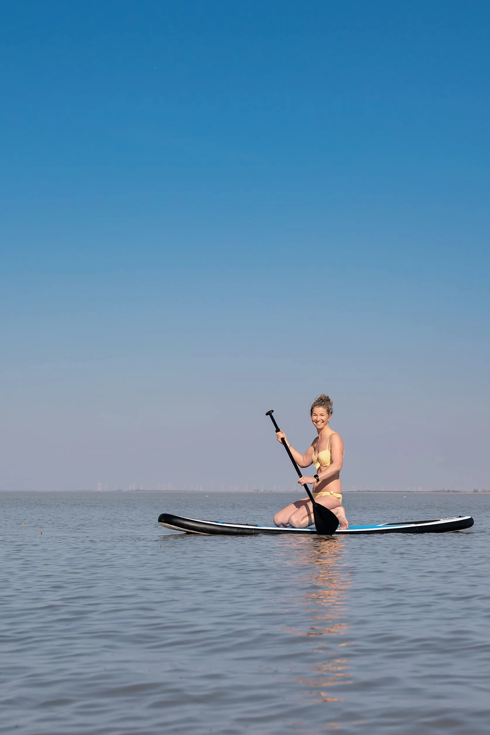 Tavola da Stand Up Paddle Gonfiabile e4fun 320 x 81 x 15 cm Turchese con Pagaia Pompa Zaino Kit Riparazione