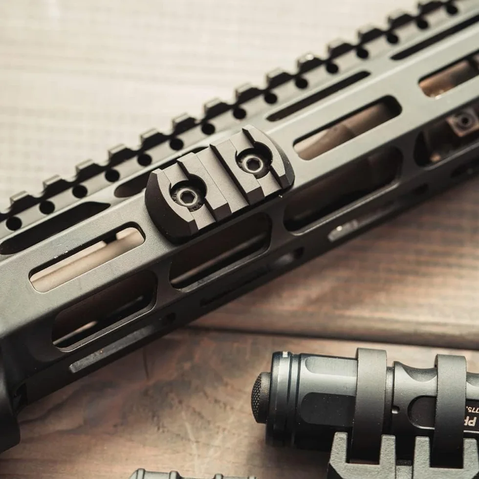 Rail Picatinny Alluminio 9 Slot Kit con Viti, Dadi a T, Chiave Esagonale per Montaggio Paramani, Nero