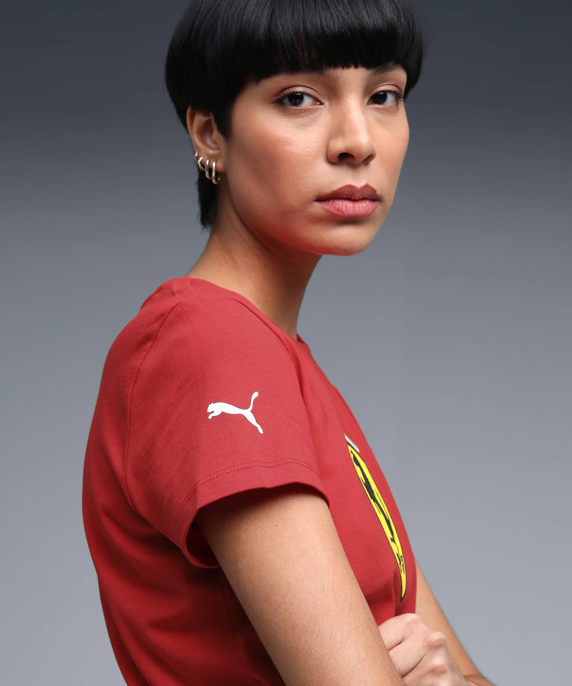 PUMA Scuderia Ferrari F1 T-Shirt Donna Grande Logo Scudetto