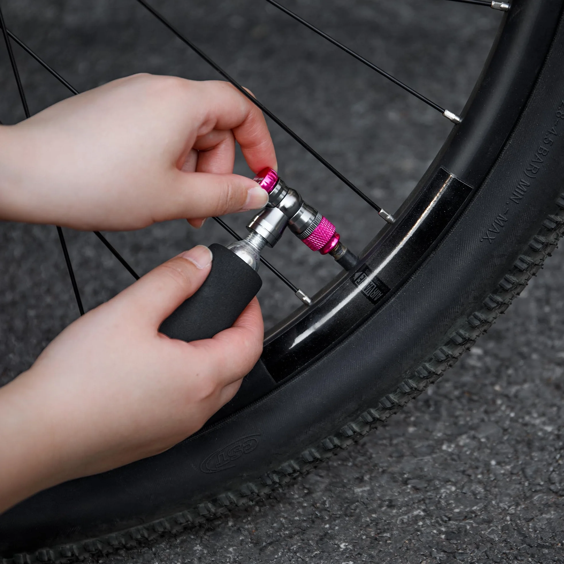 Set di pompe CO2 per bicicletta – Gonfiatore CO2 con cartuccia 16g/25g, compatto, leggero, Presta & Schrader