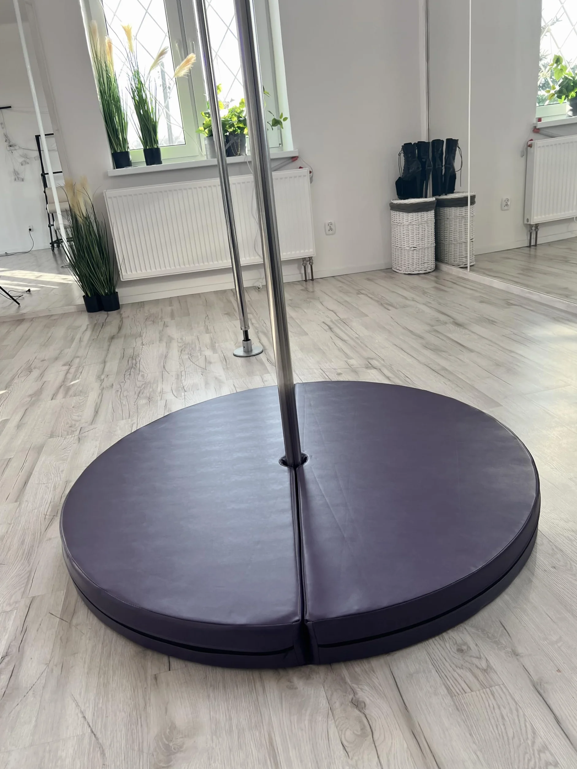 Pole Dance - Tappetino rotondo – 120 cm di diametro – tappetino antiscivolo con apertura per asta pole dance – tappetino protettivo circolare – accessorio per ginnastica