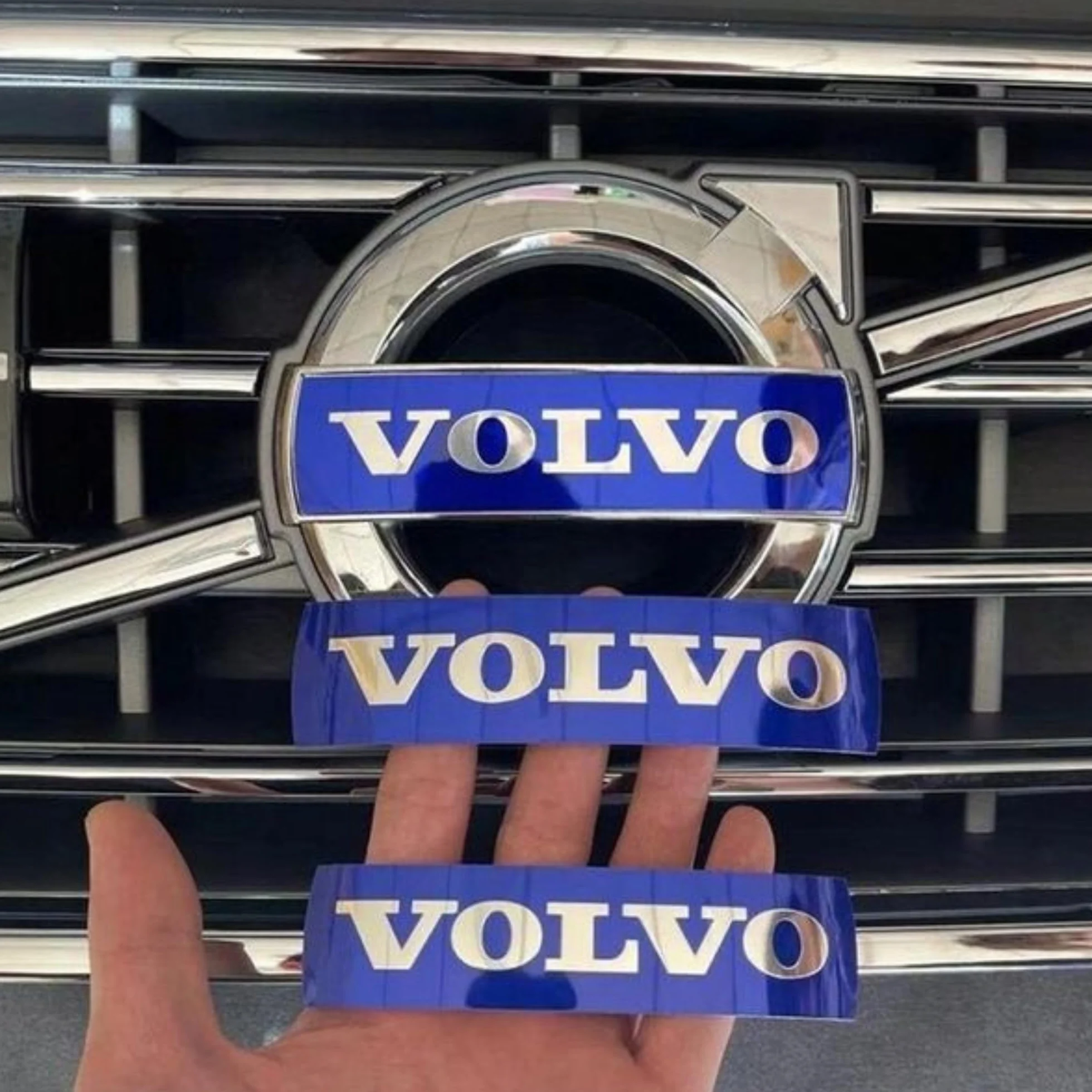 Emblema per griglia radiatore Volvo V40 V50 V60 V70 XC40 XC60 XC70 XC90 S40 S60 S80 C30 C70