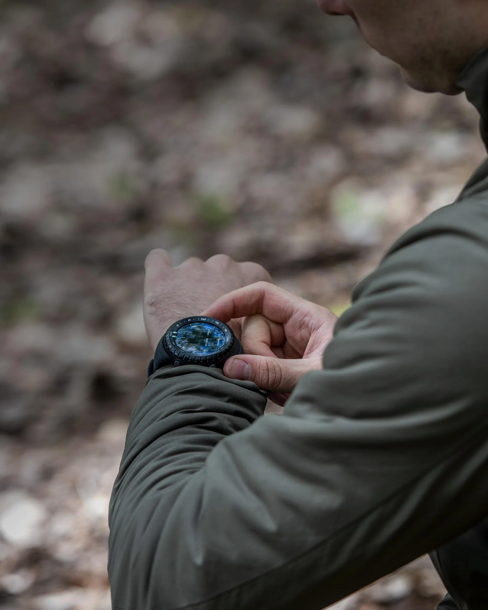 Orologio Sportivo Outdoor SUUNTO Core con Altimetro Barometro Bussola Impermeabile