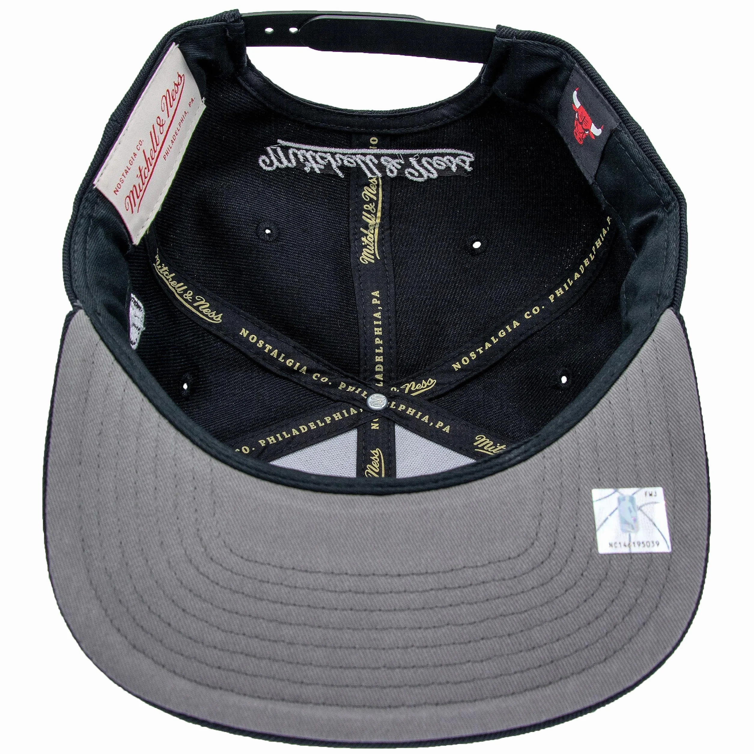 Mitchell & Ness NBA Chicago Bulls Arch Snapback Berretto Black