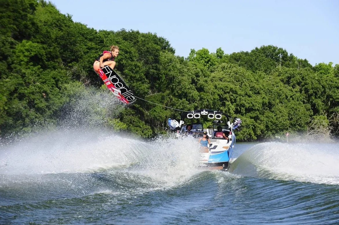 Brunelli Wakeboard Package 138 cm Wakeboard Bindings