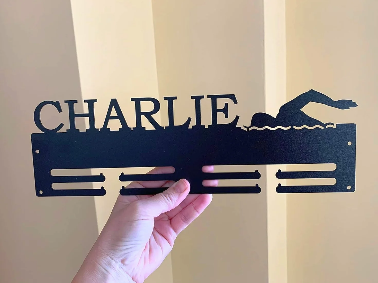 Porta Medaglie Personalizzato in Metallo, Appendino per Medaglie Sportive Ginnastica Corsa Maratona Medal Hanger Display